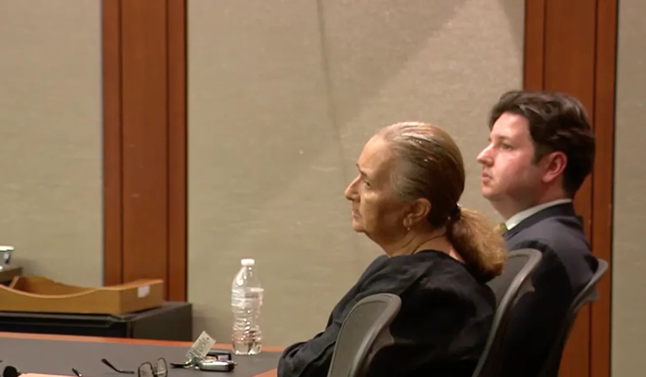 Former_Santa_Cruz_Ariz._Treasurer_Elizaberh_Gutfahr_Sits_in_Court_With_Her_Attorney_After_Pleading_Guilty_to_Stealing_Over_38_Million_From_the_County